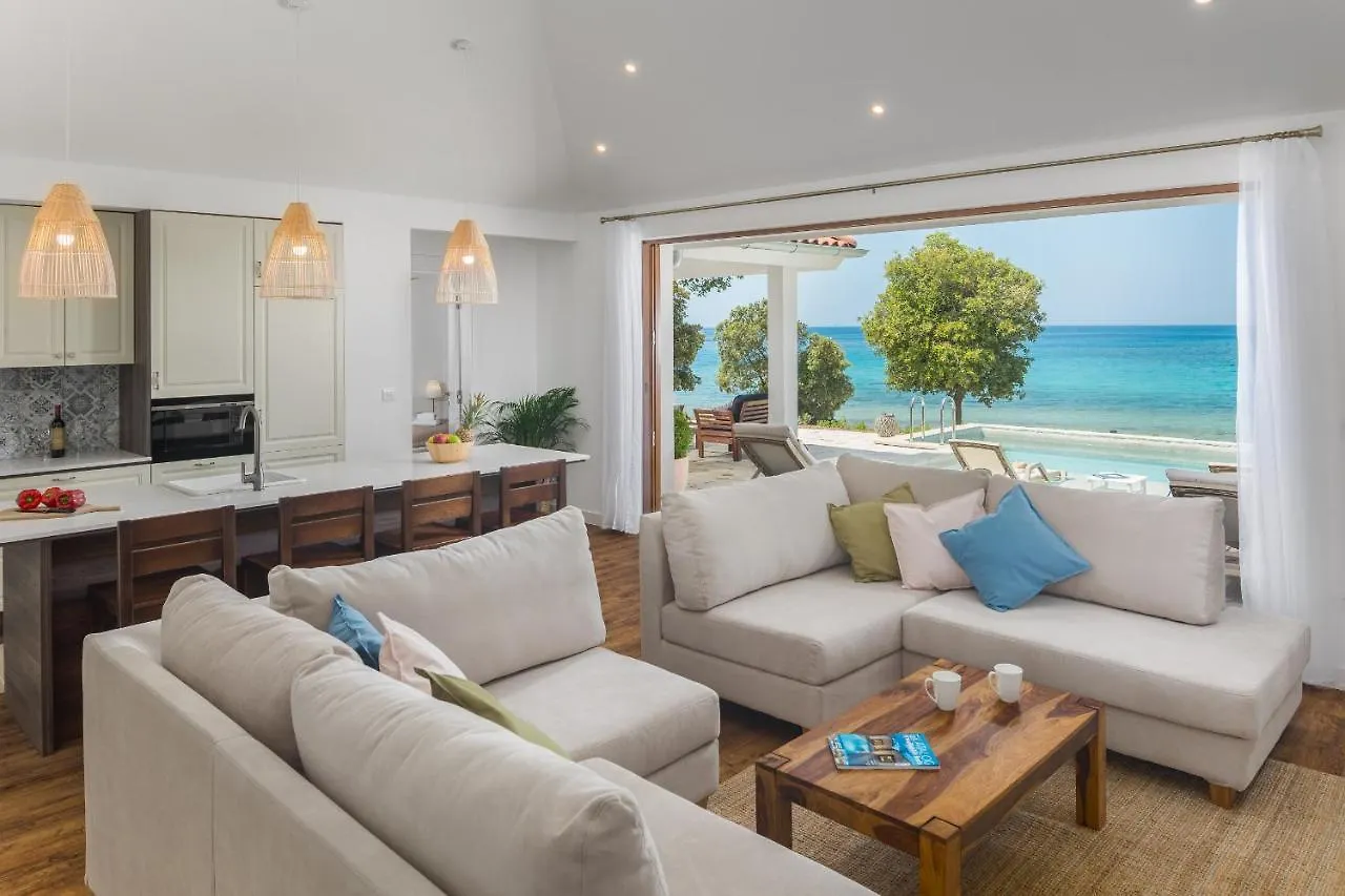 Villa Porto Bus Beachfront With Pool In Rovinj Bale
